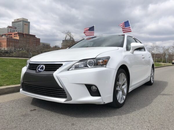 2014 Lexus CT 200h Hybrid - Image 3